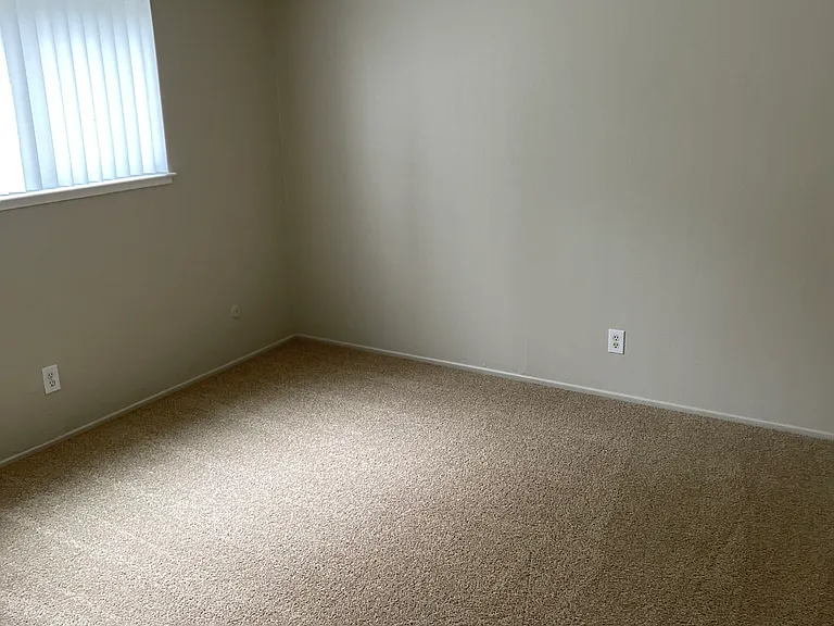 Carmel Court Apts — Photo 10