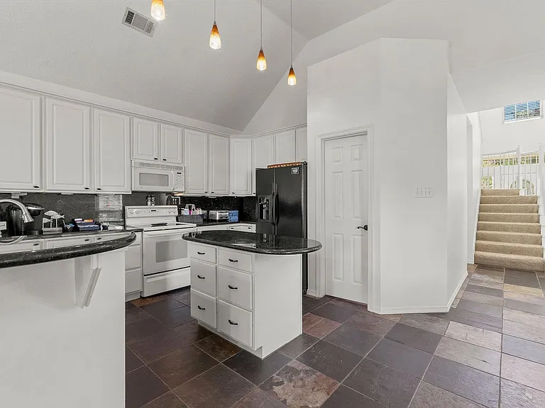5094 Pleasure Lake Dr — Photo 12