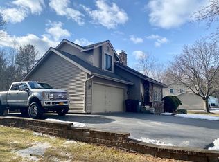 31 Warwick Way, Niskayuna, NY 12309