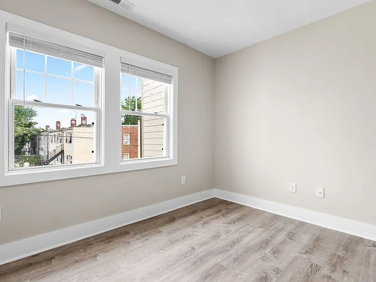1516 Oates St NE — Photo 22