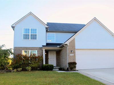 13735 Chester Ct, Belleville, MI, 48111