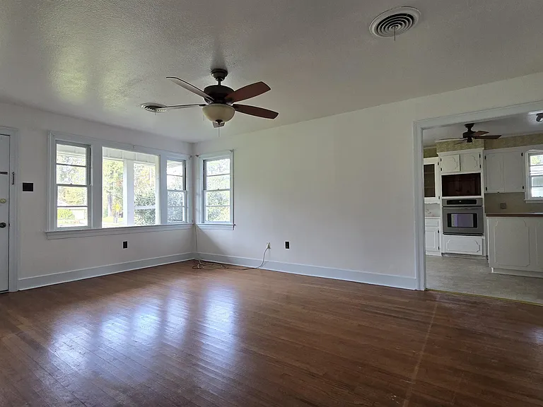 560 Staring Ln — Photo 17