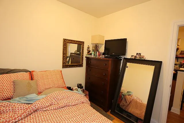 1738 W Altgeld St #F2 — Photo 11