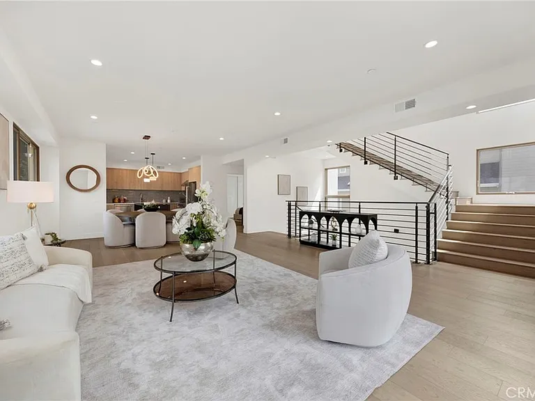941 E California Blvd #1 — Photo 11