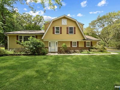 1 Heritage Ct, Woodcliff Lake, NJ, 07677