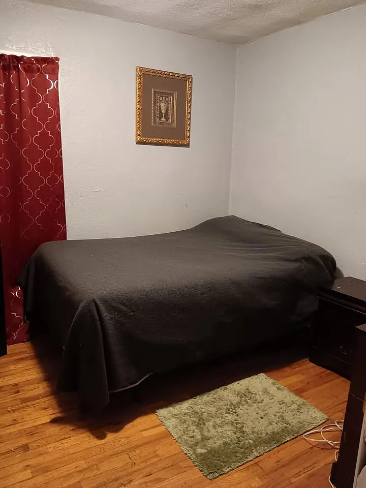 1 bed, 1800 sqft, $550 — Photo 2