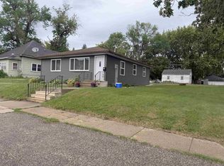 814 N 9th St, Estherville, IA 51334