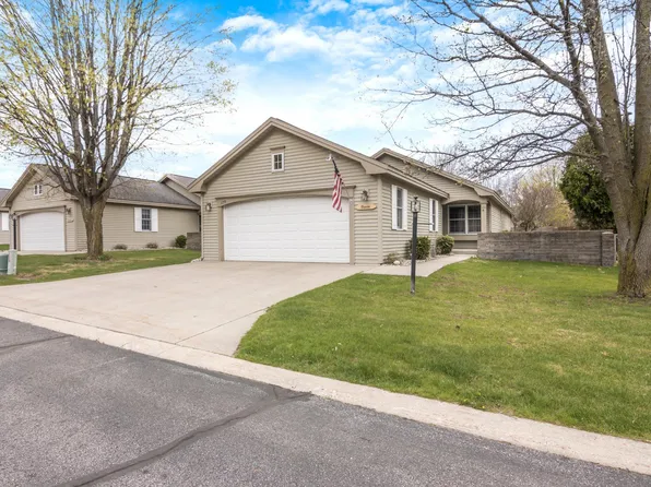 1179 Hemingway Ln, Traverse City, MI 49686