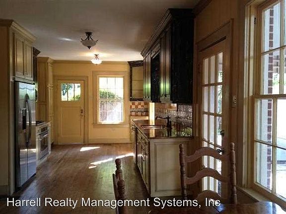 5th image of 3525 Chateau Ave
