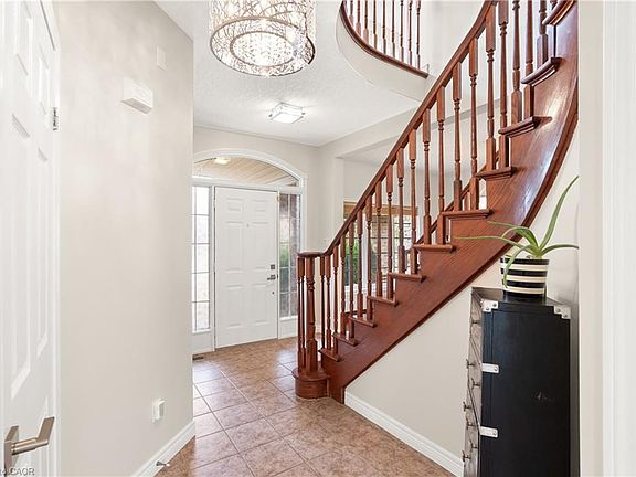 4th image of 534 Birchleaf Walk