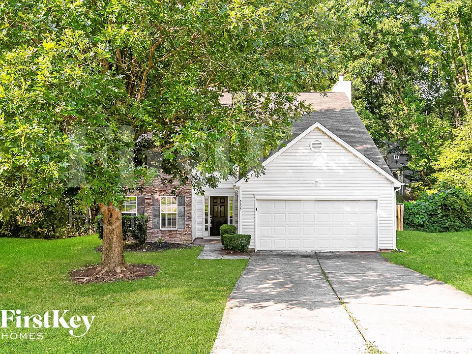 8605 Royal Bluff Dr