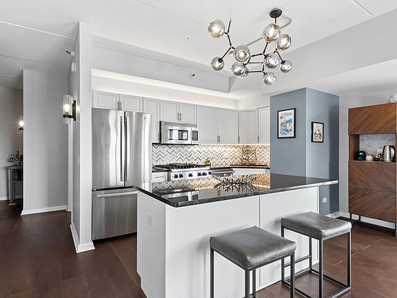 5th image of 4848 N Sheridan Rd APT 605