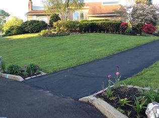 235 Lehigh Dr, Richboro, PA 18954