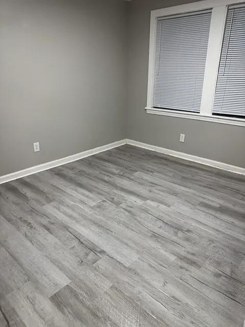 3 bed, 1100 sqft, $1,300 — Photo 4