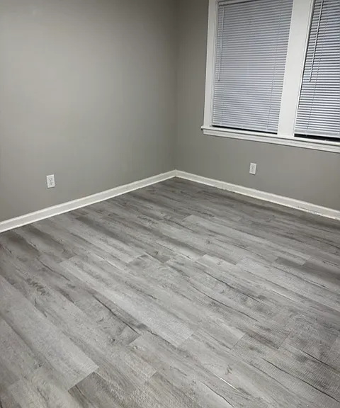 304 Maplewood Ave NE — Photo 4