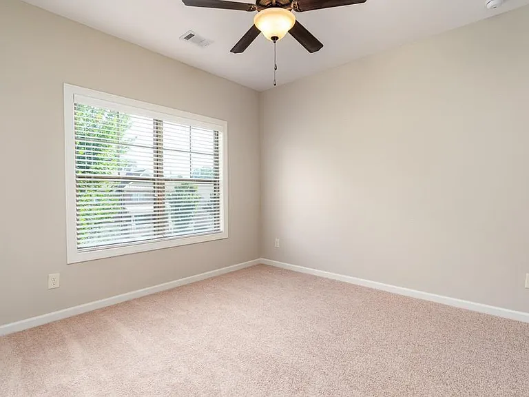 1290 Redbud Dr — Photo 23