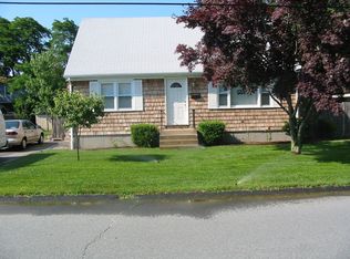 25 Ambrose St, North Providence, RI 02904