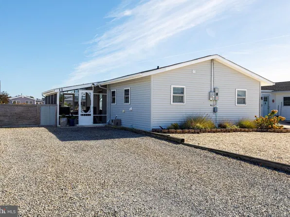 11 S Portland Dr, Tuckerton, NJ 08087