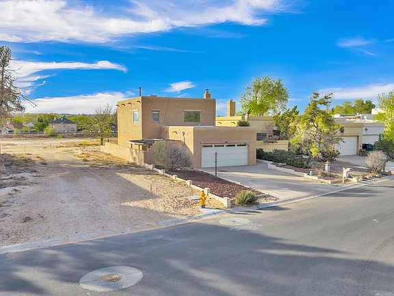 3rd image of 688 Lakeview Cir SE