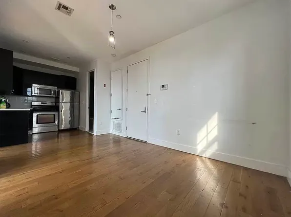 170 Suydam Street image 1 of 10