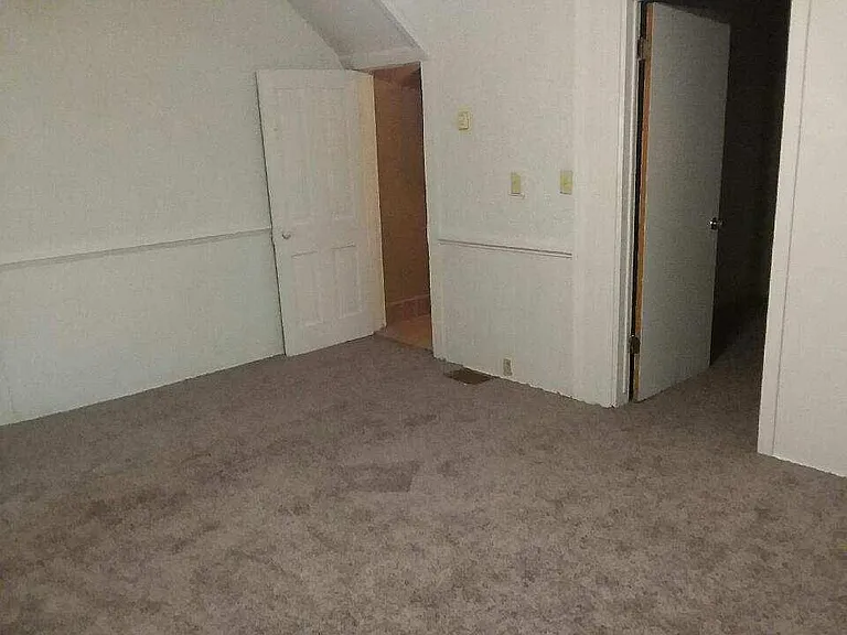 210 Chestnut St #4 — Photo 6