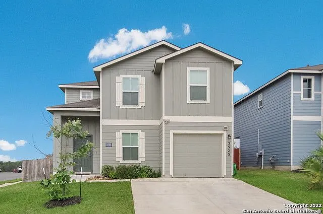 5 bed, 2.5 bath, 1900 sqft, $2,000 — Photo 1