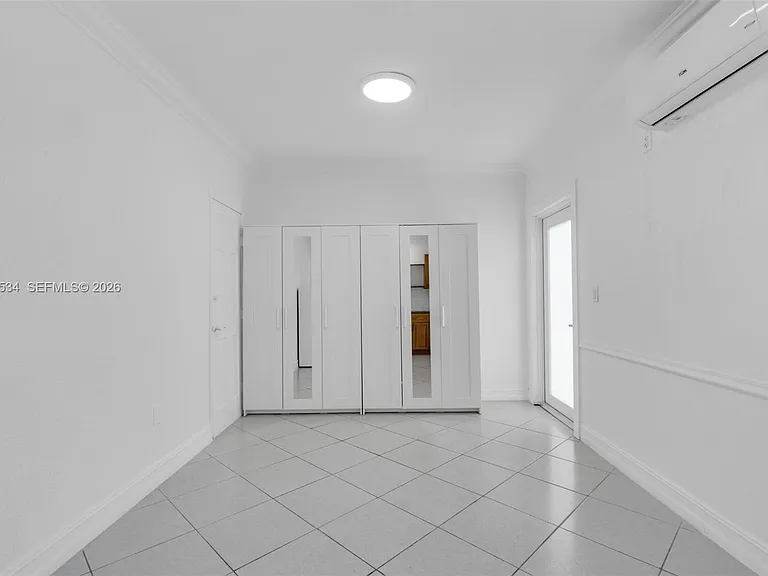 201 SW 51st Ct #3 — Photo 3