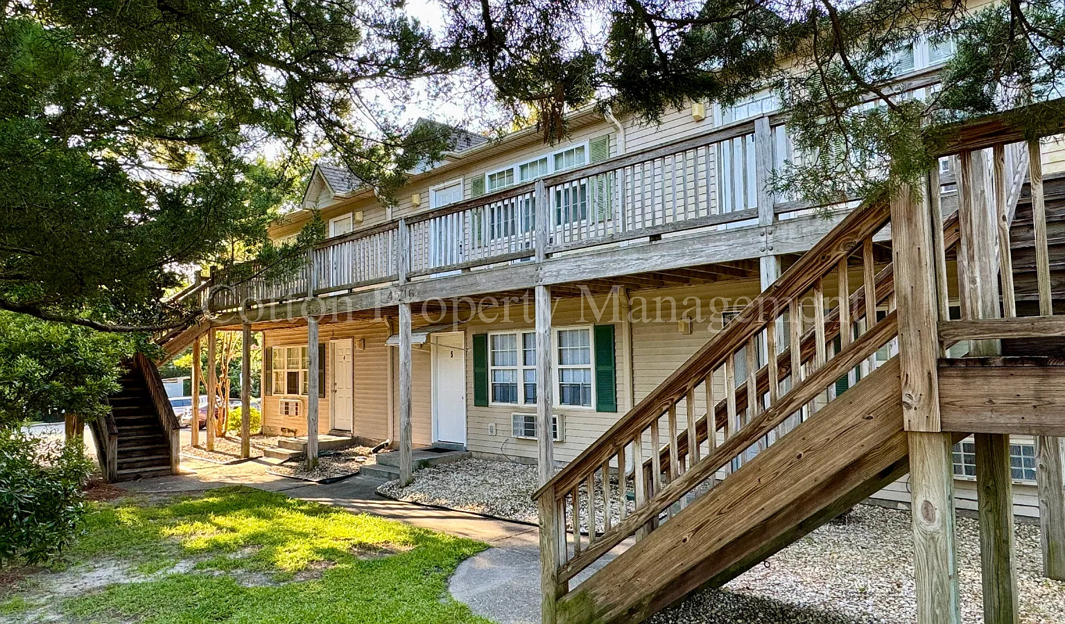 Studio, 1.0 bath, 371 sqft, $900 — Photo 2