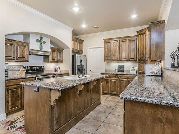 5th image of 9309 Shylana Ave