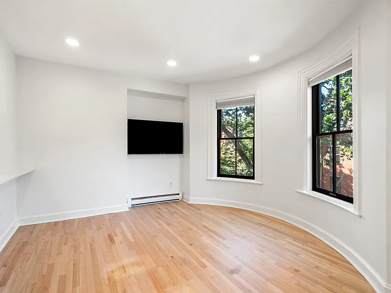 97 Waltham St #4 — Photo 2