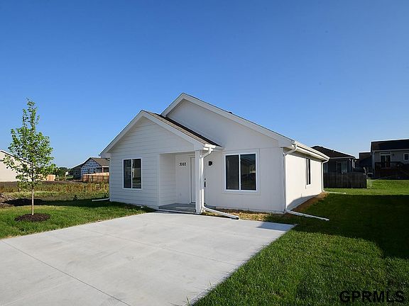 2nd image of 3062 Dawn Dr