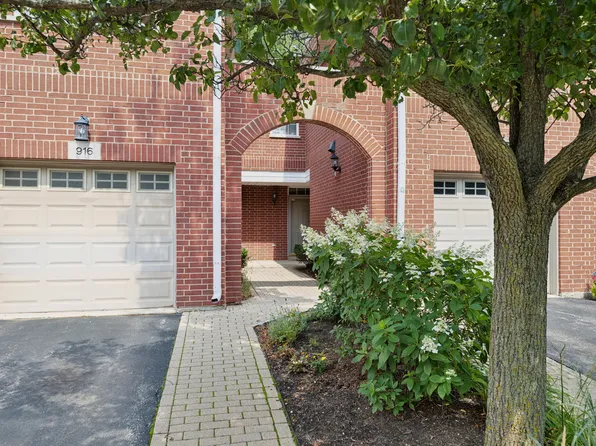 916 Enfield Dr #5-A2, Northbrook, IL 60062