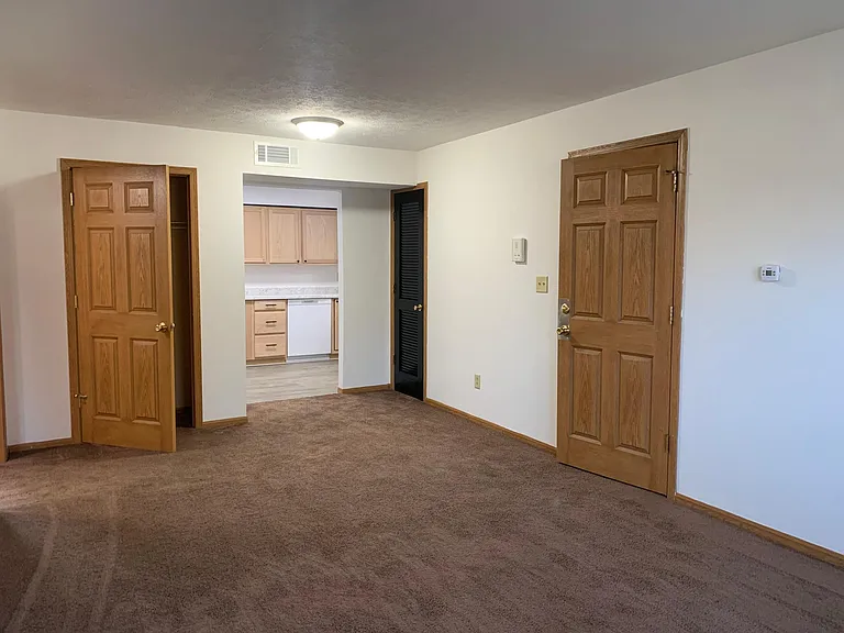 211 Park Ave #3 — Photo 2