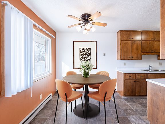 Fargo, ND Carr Apartments | 11A | Dining