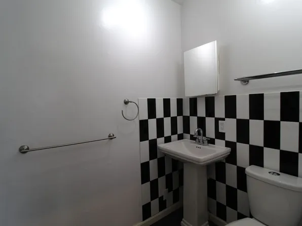 1312 W 39th St APT 2, Kansas City, MO 64111