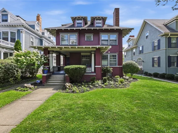 21 Colonial Cir, Buffalo, NY 14222
