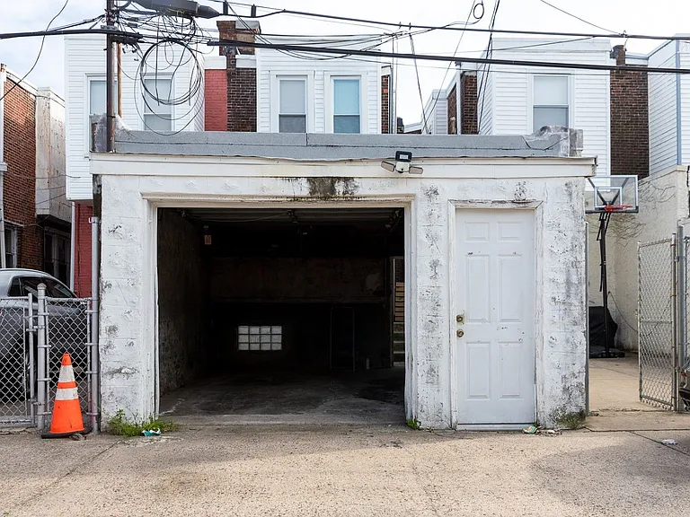 Chestnut St — Photo 11