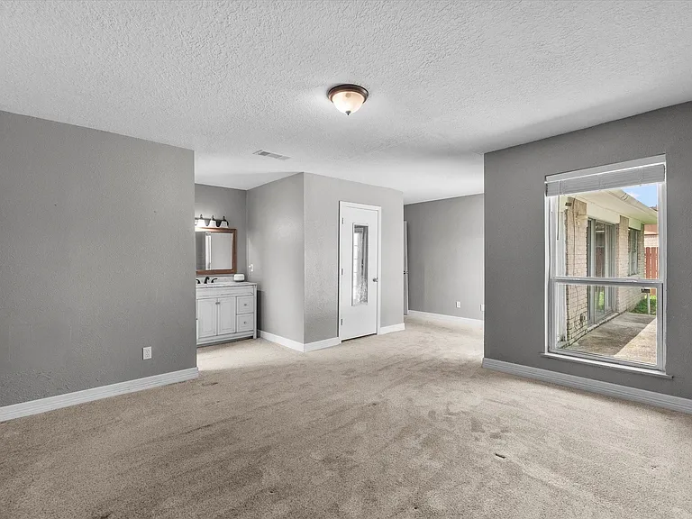 11731 Flushing Meadows Dr — Photo 17