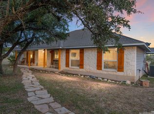 368 Oak Hills Rd, Pipe Creek, TX 78063