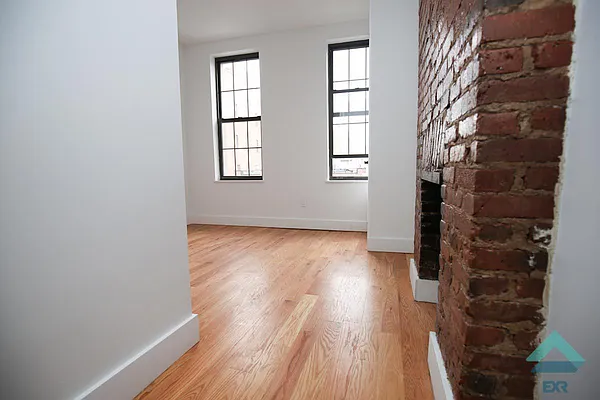 Rented by EXR | media 21