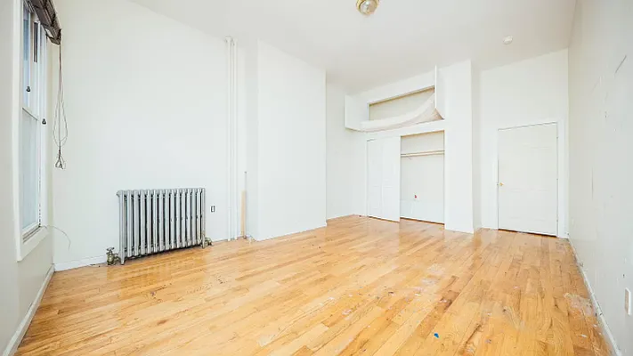 Rented by Greenrock Management | media 19