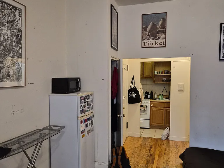 10 W 76th St #4B — Photo 3