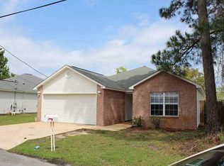 7 Cactus Rd, Mary Esther, FL 32569