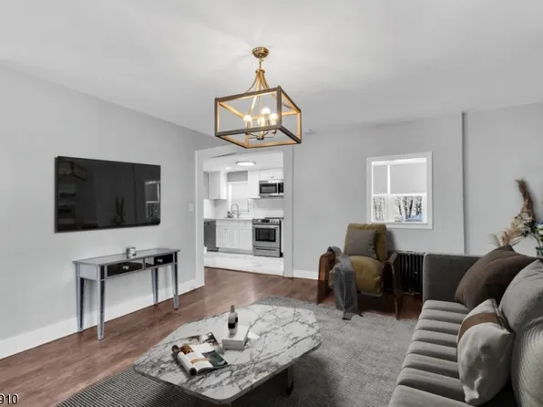 40 Main St, Glen Gardner Boro, NJ 08826