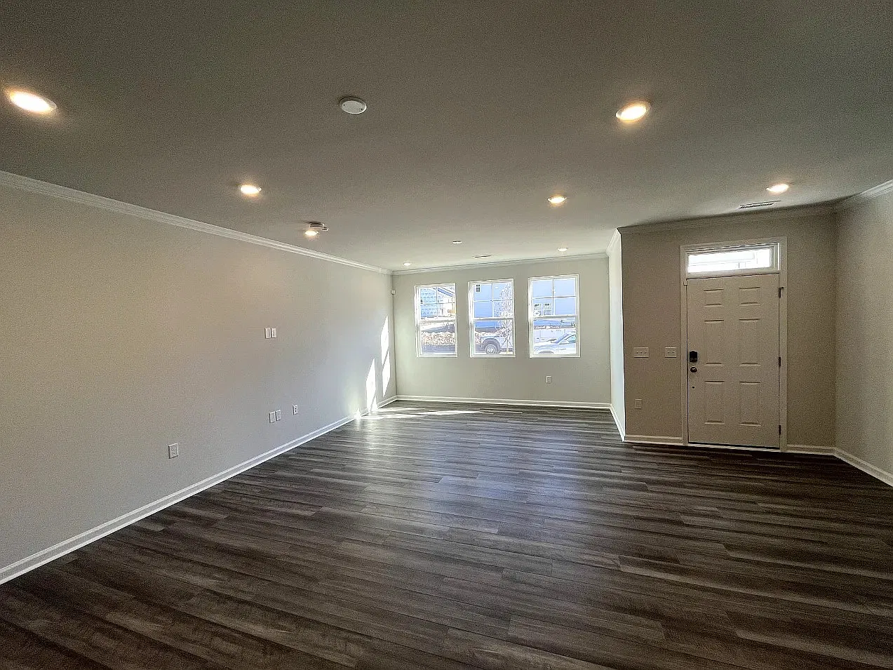 3 bed, 2.5 bath, 1982 sqft, $2,145 — Photo 4