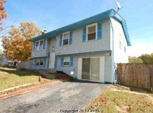 10300 Queen Elizabeth Dr, Upper Marlboro, MD 20772