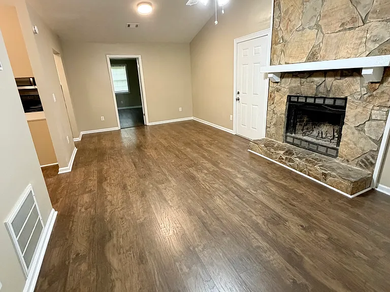 6030 Creekford Dr — Photo 1