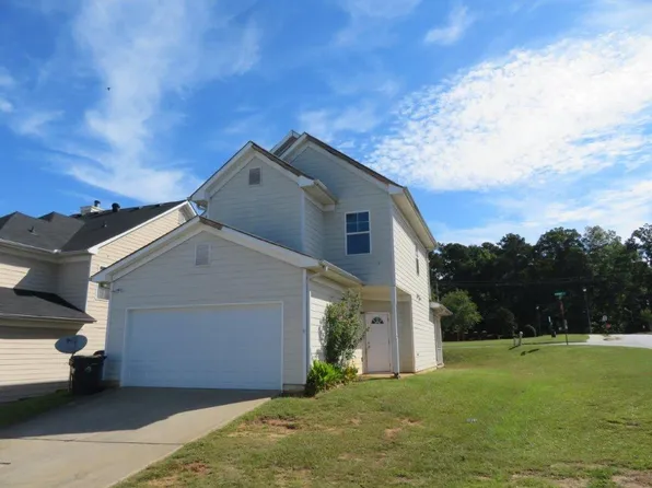4513 Parkway Cir, College Park, GA 30349
