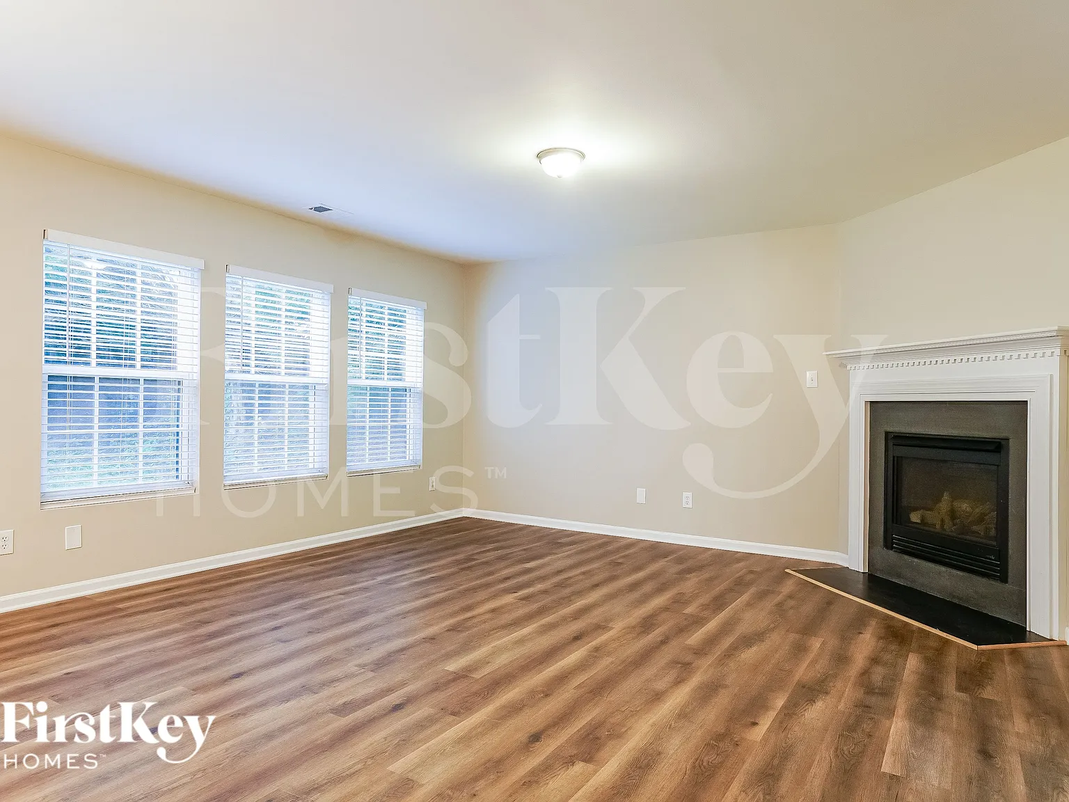 3 bed, 2.5 bath, 1761 sqft, $2,125 — Photo 3
