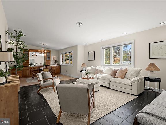 5th image of 3410 Fielding Rd